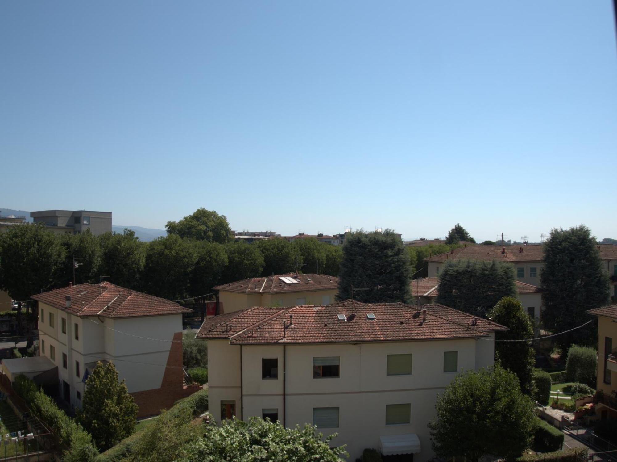 Appartamento Via Grandi - Free Gated Parking - 5 Minutes From Center Lucca Exterior foto